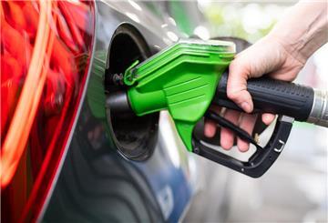 Super E10 und Diesel sind deutlich teurer geworden. Der CO2-Preis und steigende Rohölpreise treiben die Kosten nach oben.
