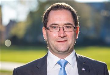 Superintendent  Albrecht Preisler, Mann mit Anzugjacke und Krawatte.