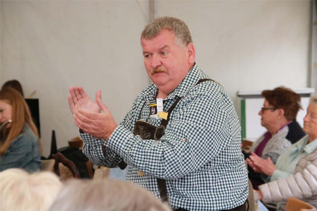 Superstimmung im Festzelt. Bayernfest in Wittstedt. Foto: Baur