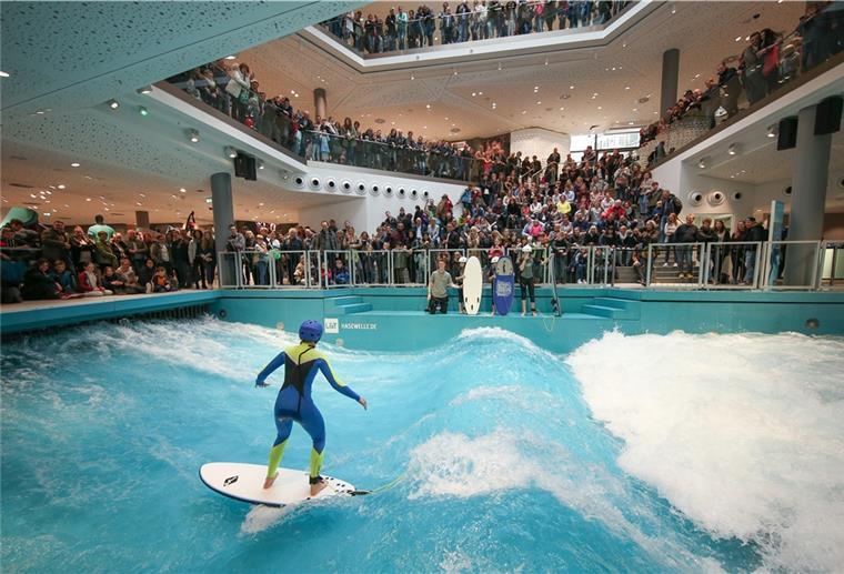 Ist das eine Idee für Bremerhaven? Surfen in einem Kaufhaus.