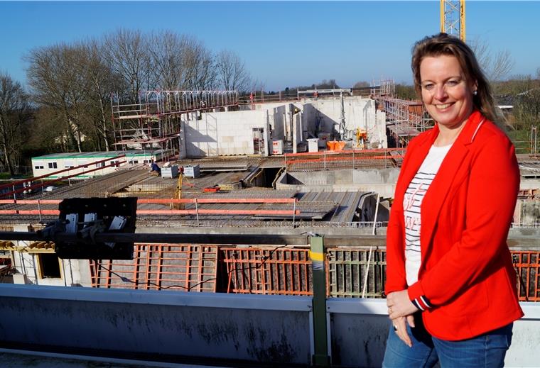 Neue Oberschule Dorum: So weit sind die Bauarbeiten Susanne Knaus, stellvertretende Leiterin der Oberschule Dorum, freut sich auf den Neubau.