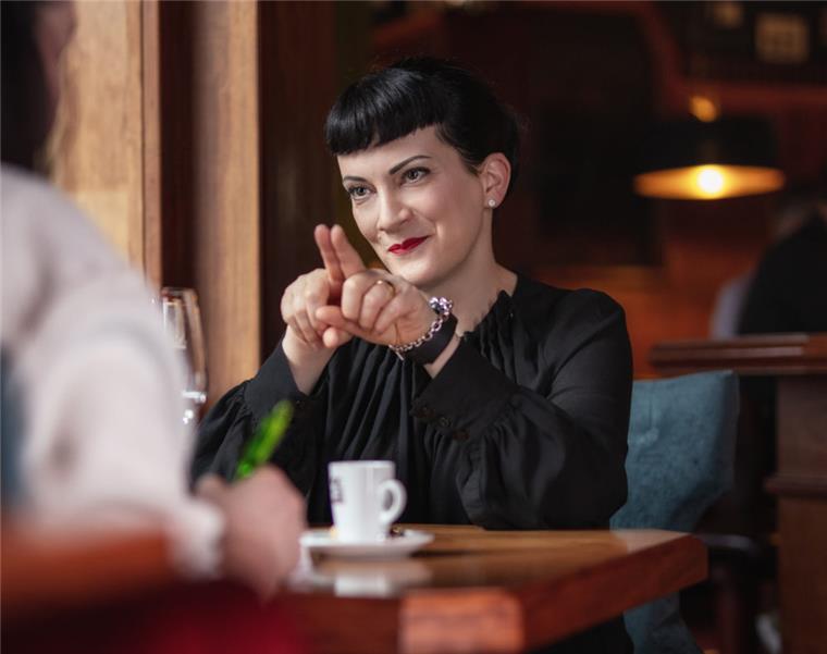 Interview im "Löppt!": Profilerin gibt Tipps zu Trollen und Mobbern Suzanne Grieger-Lange ist Profilerin. Sie hat dem Regionalmagazin "Löppt" ein Interview gegeben.