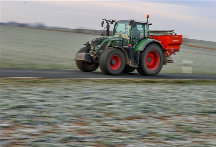 Cuxland: Betrunkener Treckerfahrer in Drangstedt Symbolbild: Auch Trecker fahren ist unter Alkoholeinfluss verboten.