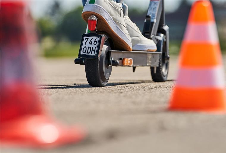 Einsatzfahrzeuge der Polizei: Norderney testet E-Scooter als erstes Symbolbild. Man darf gespannt sein, wie genau die Polizei-Scooter aussehen werden.