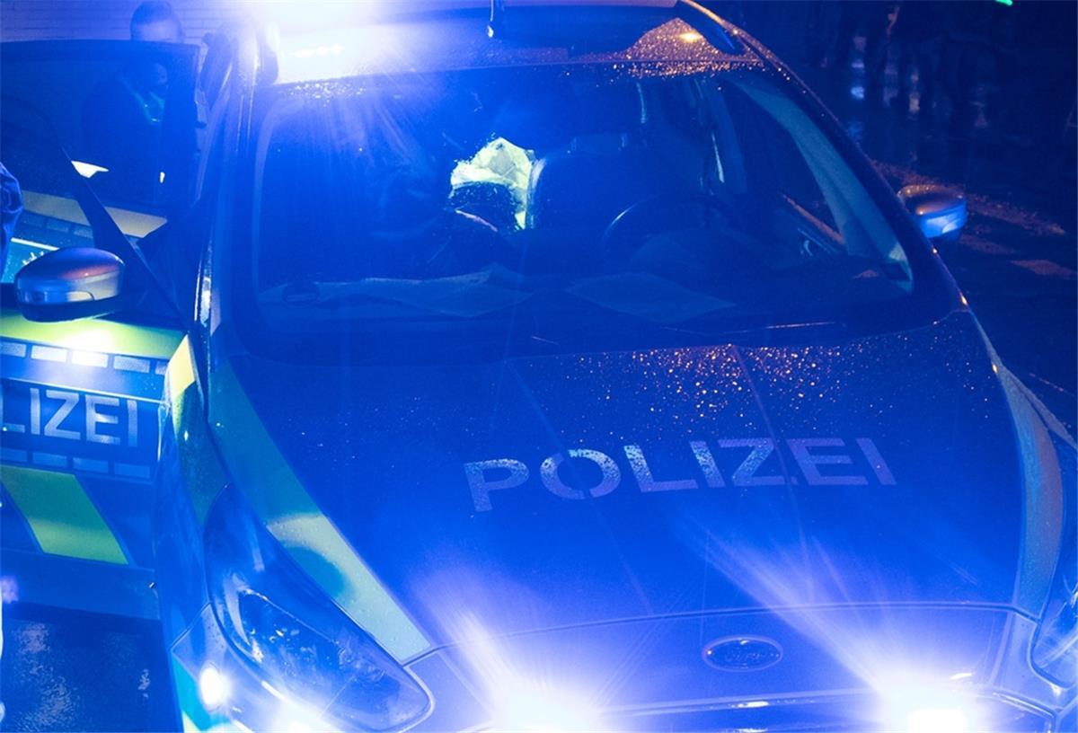 Wegen Impfnachweis: Massenschlägerei vor Bremer Kneipe Symbolfoto: In Bremen gab es eine Schlägerei vor einer Kneipe.