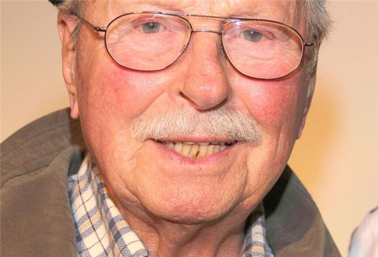 Stimme von Gandalf: Synchron-Star Eckart Dux ist tot Synchronsprecher Eckart Dux ist im Alter von 97 Jahren gestorben.