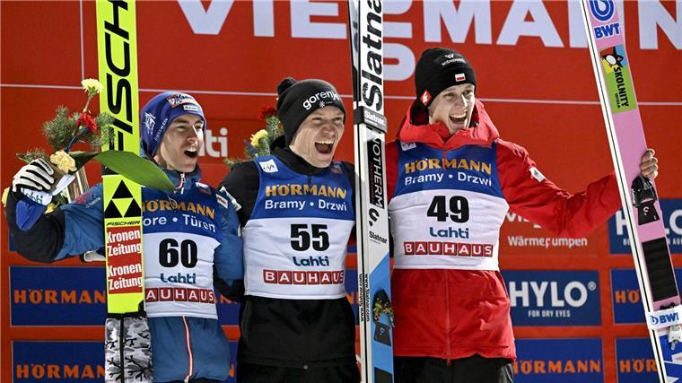 Leyhe macht Schluss: Sekt bei Skispringern nur zum Abschied Tagessieger Lanisek in Lahti.