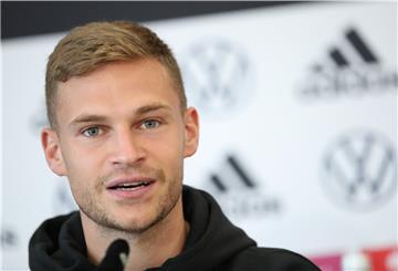 Talent reicht nicht, sagt Joshua Kimmich. Die deutsche Fußball-Nationalmannschaft muss ihr Potenzial auch auf den Platz bringen. 