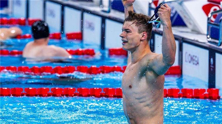 Goldener Donnerstag dank Schwimm-Gala und Schieß-Erfolg Taliso Engel triumphiert über 100 Meter Brust.