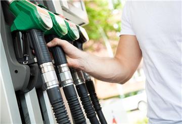 Mit unserer Live-Übersicht finden Autofahrer in Dresden immer die günstigste Tankstelle für Super E5, E10 oder Diesel in ihrer Nähe.