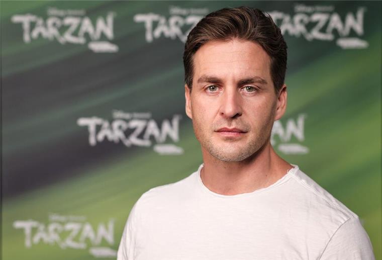Tarzan ist im Musical mit nacktem Oberkörper zu sehen - deshalb trainiert Alexander Klaws derzeit wieder hart.