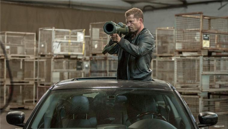 Zumindest Til Schweiger selbst hält seinen "Tatort" für bahnbrechend "Tatort: Fegefeuer" mit Til Schweiger: Die Quote sinkt un der Schauspieler ist offenbar sauer.