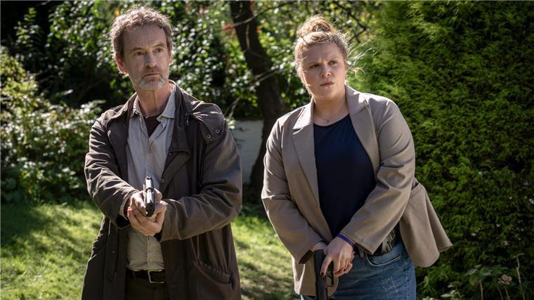 Besinnlich oder blutig? Das sind die TV-Höhepunkte an Weihnachten „Tatort“-Zeit am zweiten Weihnachtstag: Kommissar Peter Faber (Jörg Hartmann) und seine Kollegin Rosa Herzog (Stefanie Reinsperger) sind alarmiert. Was ist in der Villa der Industriellen-Famlie Haiden vorgefallen?