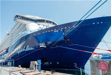 Tattoo-Fans können an einer schwimmenden Tattoo-Convention an Bord der „Mein Schiff 4“ teilnehmen. 