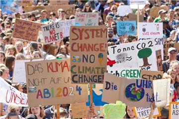 Tausende Menschen demonstrieren am Freitag wieder für den Klimaschutz.