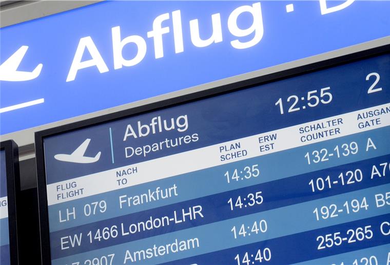 Beschwerdeflut wegen Flugtickets reißt nicht ab Tausende Menschen warten noch auf die Rückzahlung von Flug- und Bahntickets von Verbindungen, die während des Corona-Lockdowns ausgefallen waren.