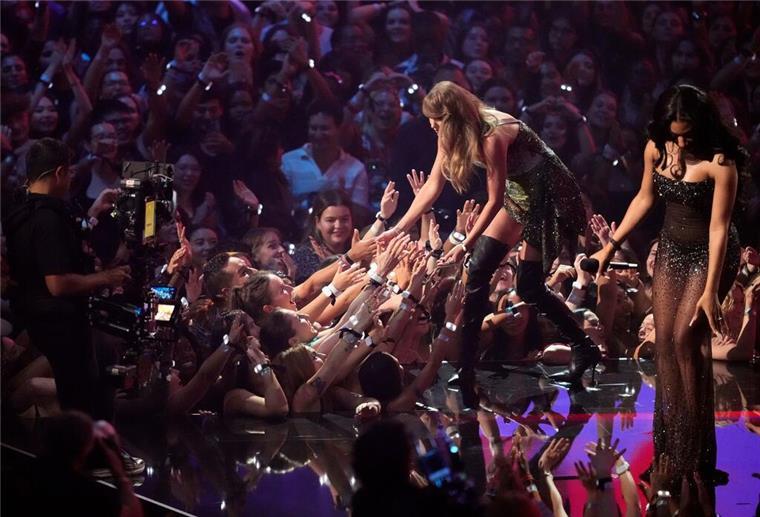 Taylor Swift wird von ihren Fans stürmisch gefeiert.