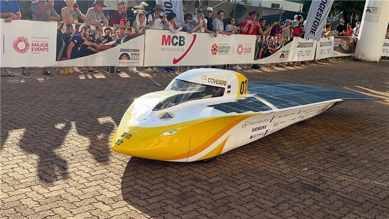 Deutsches Team bei Solarauto-Rennen in Australien vorne Team Sonnenwagen Aachen startete beim World Solar Challenge in der Pole Position.