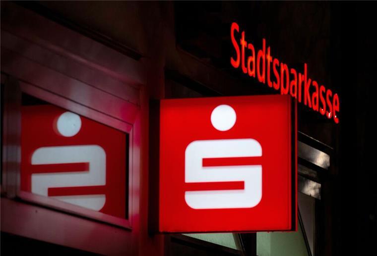 Sparkassen-App-Ausfall am Sonntag: Störungen zum Teil behoben Technische Probleme bei S-pushTan: Am Sonntagmorgen sorgten Störungen für gesperrte Konten und Überweisungsprobleme, die erst am Nachmittag behoben wurden.