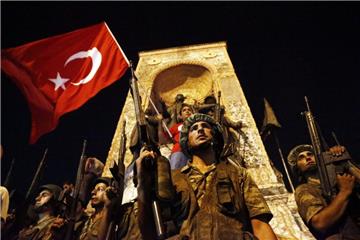 Teile des Militärs versuchten gestern die türkische Regierung zu stürzen. Einige Soldaten haben sich nun nach Griechenland abgesetzt. 