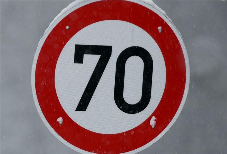 Gyhum: Am Bahnhof ist jetzt 70 erlaubt Ein Verkehrsschild mit Tempo 70 km/h.