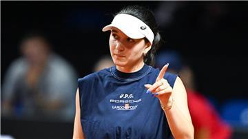 Tennisspielerin Eva Lys muss vor den US Open auf ihren Körper achten - und zieht in Cleveland nach einem Sieg zurück. 