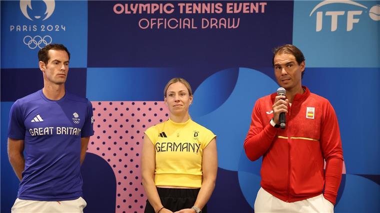 Trainer: Olympia-Start von Tennisstar Nadal offen Tennisstar Rafael Nadal (r) muss um seinen Olympia-Einsatz zittern. Angelique Kerber und Andy Murray (l) werden ihre Karrieren nach den Spielen von Paris beenden.