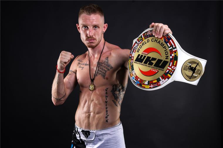 Der nächste Kampf für Pascal Schroth aus Bremerhaven steht Thaiboxer Pascal Schroth aus Bremerhaven kämpft im Februar in München.