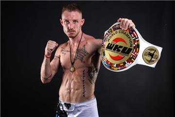 Thaiboxer Pascal Schroth aus Bremerhaven kämpft im Februar in München.