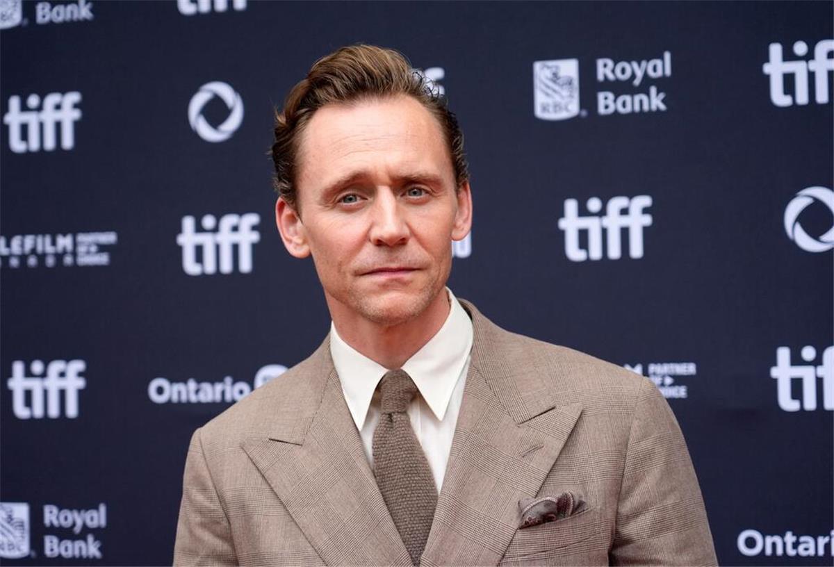 „The Life of Chuck“ gewinnt beim Filmfest in Toronto „The Life of Chuck“ mit Tom Hiddleston in der Hauptrolle gewann das Publikum für sich.