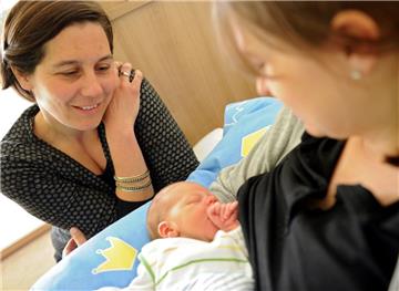 Themenfoto: Frauen die schwanger sind oder bereits entbunden haben, sollen ab Oktober den Hebammenstützpunkt in der Helios-Klinik Wesermarsch aufsuchen können.