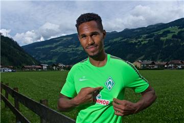Theodor Gebre Selassie hat seinen  2018 auslaufenden Vertrag bei Werder Bremen v...