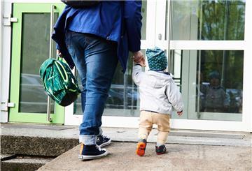 Theoretisch können Kinder, die aus der Ukraine geflüchtet sind, einen Platz in der Kita beanspruchen. Praktisch mangelt es an Plätzen und Personal.