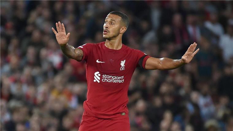 Früherer Bayern-Star Thiago beendet seine Karriere Thiago stand zuletzt beim FC Liverpool unter Vertrag.