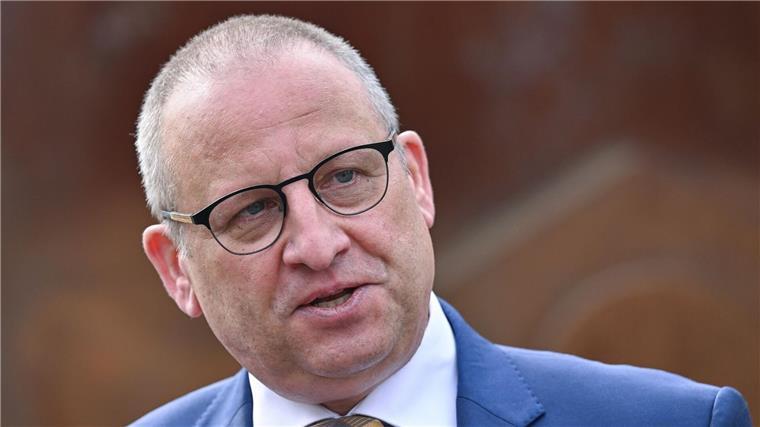 ArcelorMittal-Chef: Grüner Wasserstoff noch zu teuer Thomas Bünger, CEO von ArcelorMittal Bremen und Eisenhüttenstadt, nimmt an einer Pressekonferenz teil.