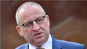 Thomas Bünger, CEO von ArcelorMittal Bremen und Eisenhüttenstadt, nimmt an einer Pressekonferenz teil.