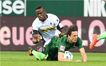 Thomas Delaney geht zu Boden. Aber der Werder-Profi besitzt ein großes Kämpferherz.