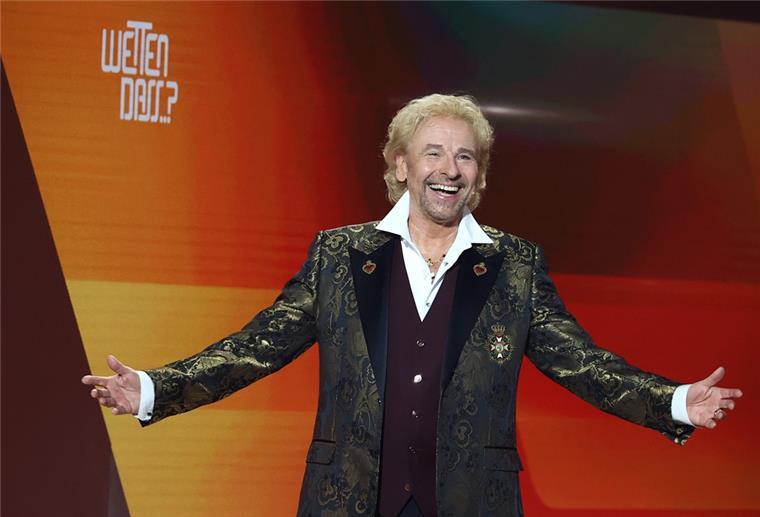 ZDF setzt auf „Wetten, dass..?“ und Gottschalk Thomas Gottschalk kommt zu Beginn der Jubiläumsshow "Wetten, dass..?" auf die Bühne.