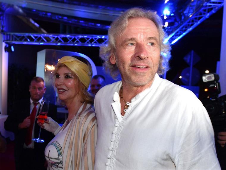 Thomas und Thea Gottschalk haben sich getrennt Thomas Gottschalk und seine Frau Thea bei der Bertelsmann-Party im Jahr 2016.