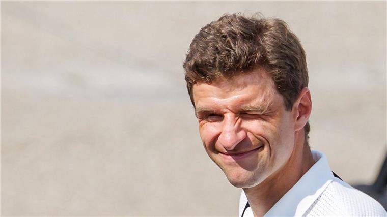 Unikat sagt „Servus“: Müllers DFB-Abschied mit WM-Wunsch Thomas Müller beendet seine Karriere in der Fußball-Nationalmannschaft.