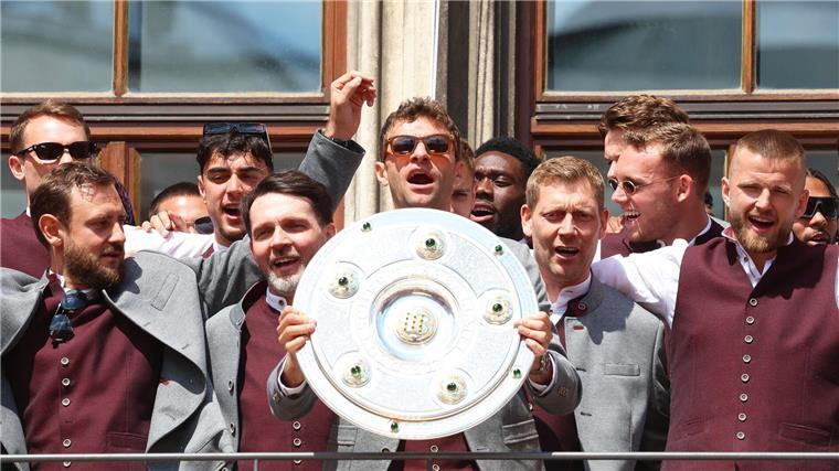Ab jetzt im weiß-blauen Trikot Thomas Müller hat mit dem FC Bayern viele Titel gewonnen.