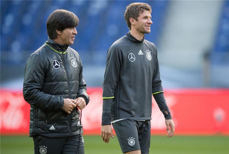 Löws Rezept gegen den Nordiren-Riegel Training Fußball-Nationalmannschaft Deutschland