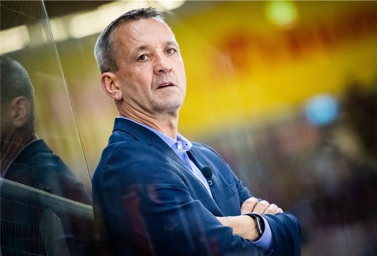Popiesch bleibt wohl Trainer der Fischtown Pinguins Thomas Popiesch ist seit Januar 2016 Trainer der Fischtown Pinguins.