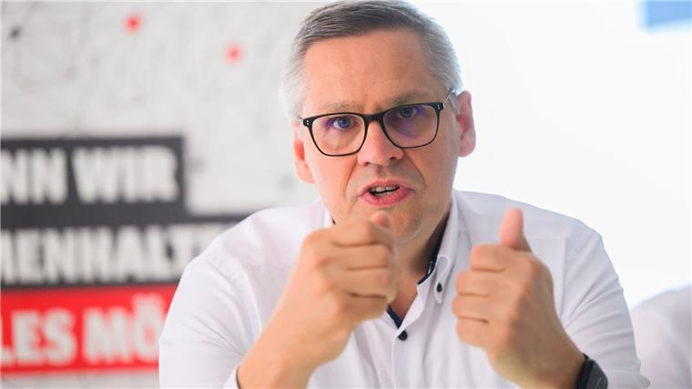 IG Metall erwartet harte Tarifrunde bei Volkswagen Thorsten Gröger, IG Metall-Bezirksleiter Niedersachsen und Sachsen-Anhalt.