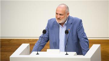 Thorsten Paul Moriße (AfD) spricht im niedersächsischen Landtag.