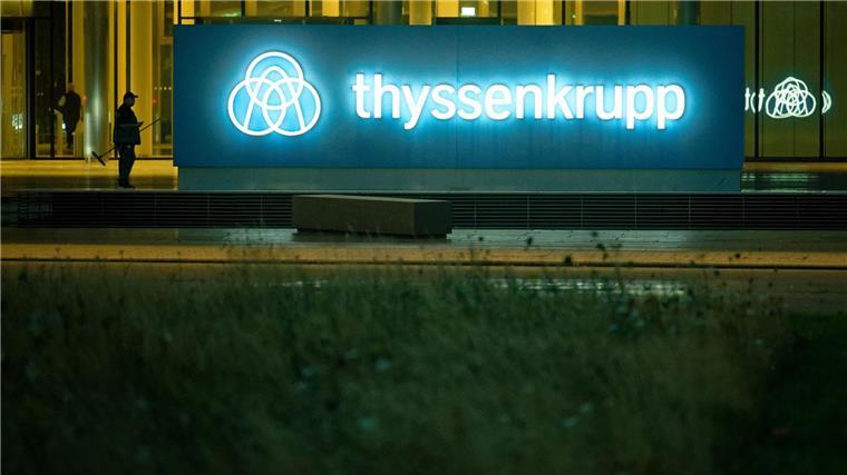 Deutschlands größte Marinewerft TKMS wird eigenständig Thyssenkrupp plant in den kommenden Jahren einen grundlegenden Konzernumbau, bei dem auch die anderen vier Sparten eigenständig und für eine Beteiligung Dritter geöffnet werden sollen.