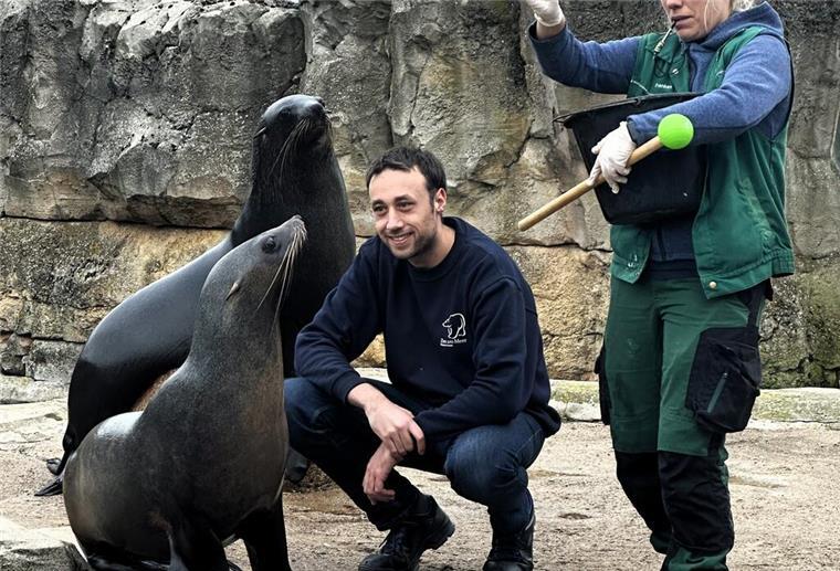 Zoo am Meer begrüßt neuen Tierarzt und Kurator Fabian Müller-Trefzer Fabian Müller-Trefzer ist der neue Tierarzt und Kurator im Zoo am Meer. Sein Weg führte ihn von Leipzig über Zürich nach Bremerhaven.