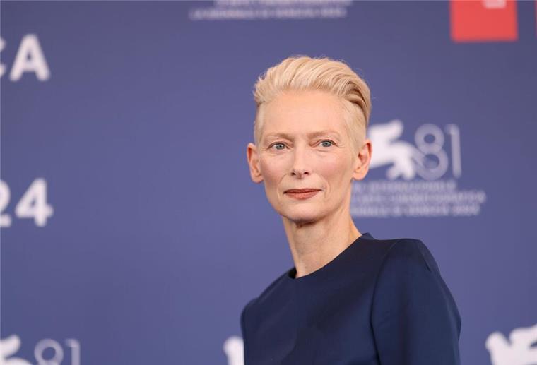 Tilda Swinton hat in Venedig über ihre Bewunderung für Pedro Almodóvar gesprochen.