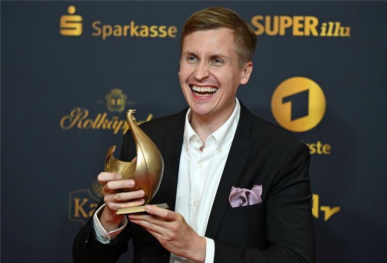 Till Reiners holt sich den Comedy-Preis.