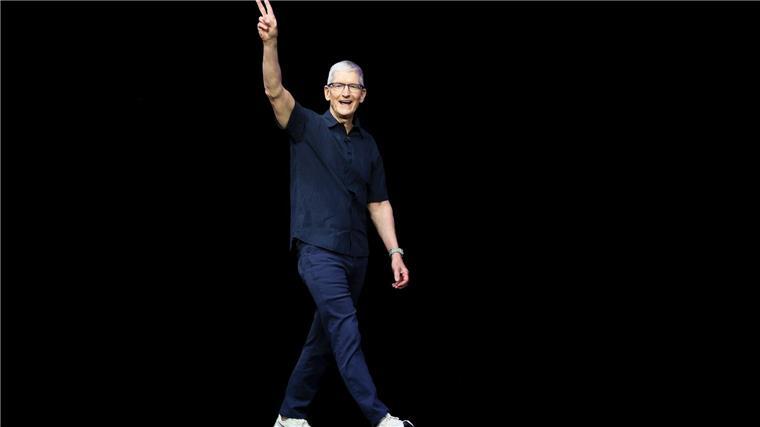 Kameras und KI: Apple stellt iPhone 16 vor Tim Cook ließ sich kurz vor aufgezeichneten Vorstellung der neuen Geräte blicken.